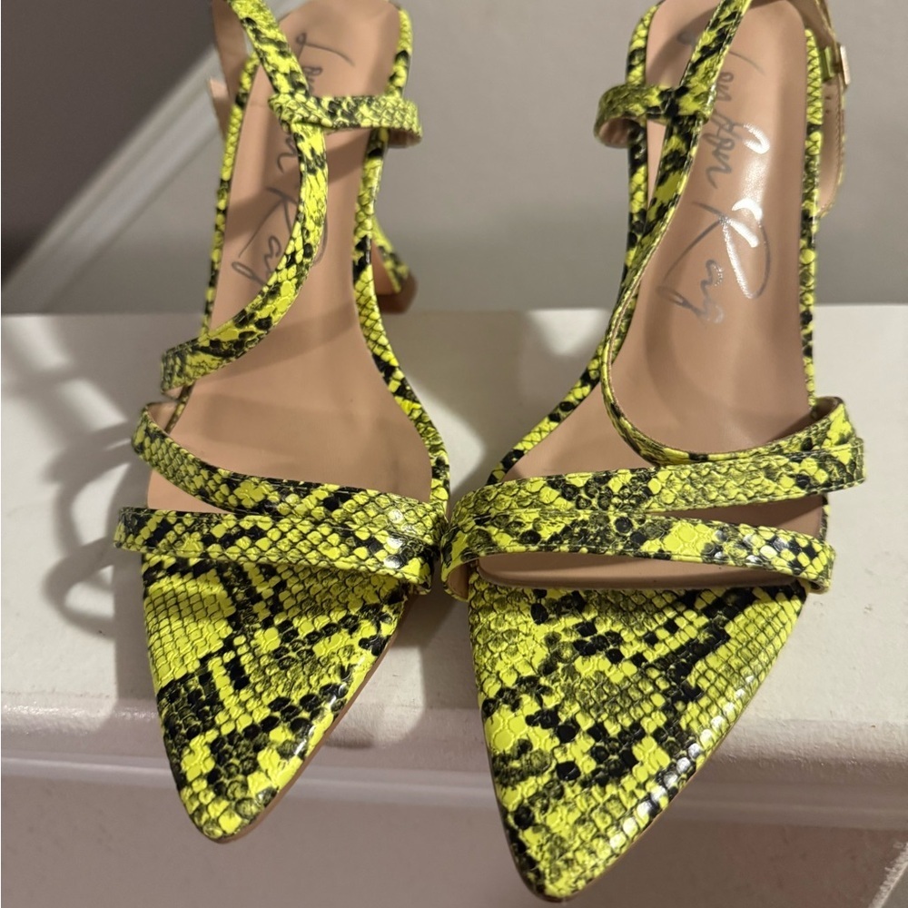 London Rag Women's Cherry Tart Yellow Snake Print Spool Heel Sandal size 9 - Picture 4 of 13